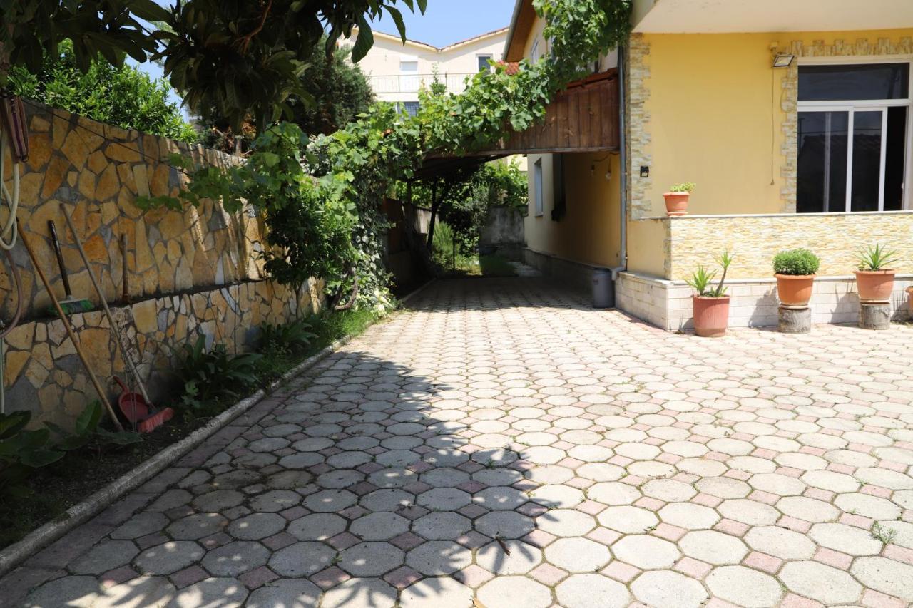 Raisa Guesthouse 12 Berat Eksteriør bilde