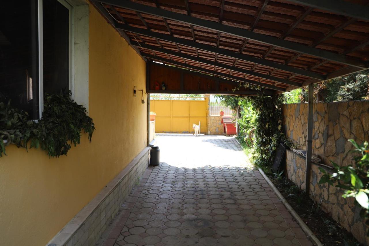 Raisa Guesthouse 12 Berat Eksteriør bilde