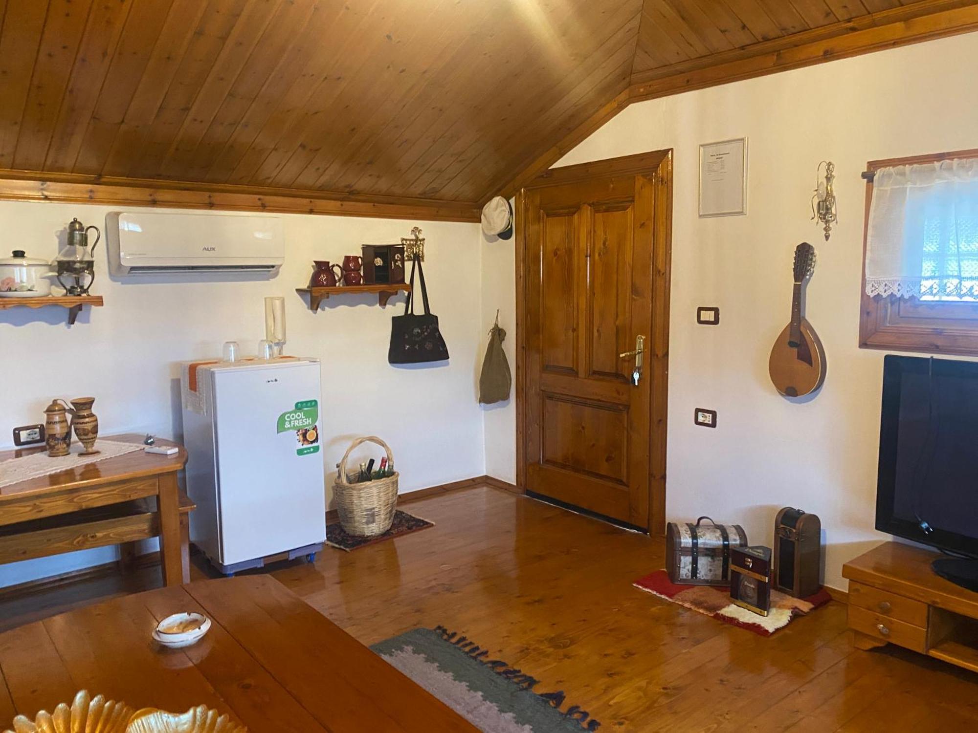 Raisa Guesthouse 12 Berat Eksteriør bilde